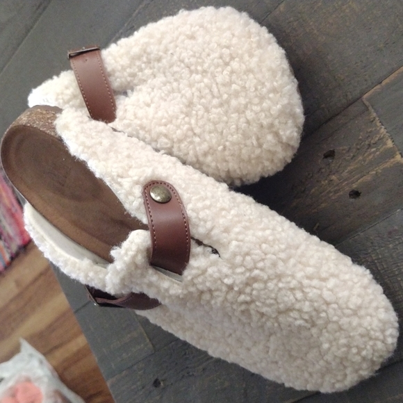 **LOWEST PRICE*** Slipper / clogs sz 10 Ivory w/Brown - Picture 6 of 6